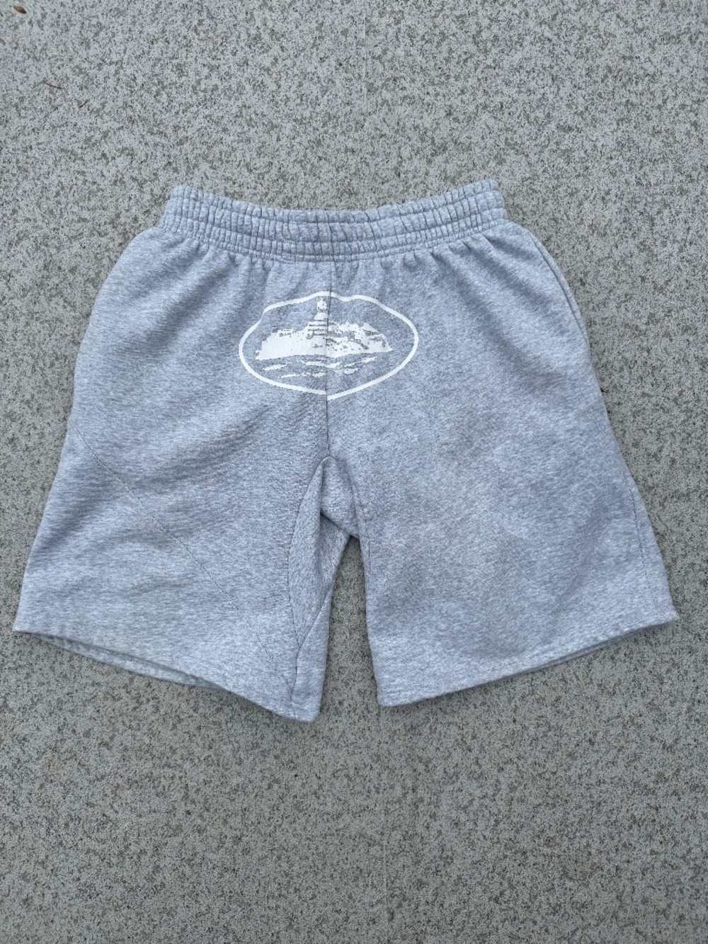 Corteiz Rules The World Alcatraz Graphic Sweatshorts Gray
